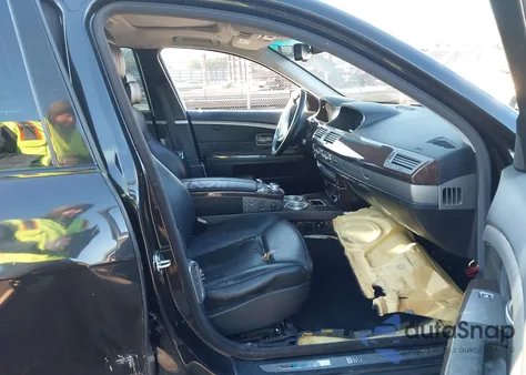 2007 BMW 750Li из США, поврежденный, VIN WBAHN83517DT65412